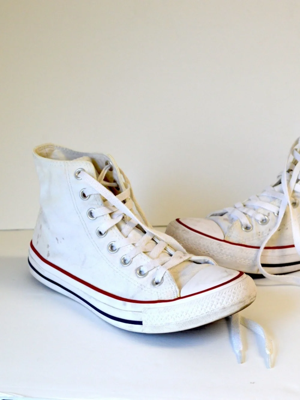 Converse All Stars white canvas chuck hi top woman size 8.5 sneaker shoes